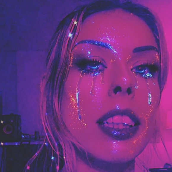 Meet your Posher, Ashlee - Picture 2 of 4